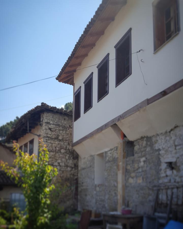 Dhimitri's Pensjonat